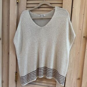 Tommy Bahama Silver and Grey Metallic Glitter V-Neck Sweater. Size L.
